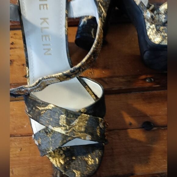 Anne Klein Gold Lalima  Rose Brocade Sandals - Picture 14 of 15